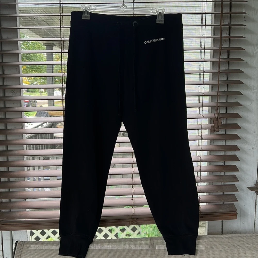 Calvin Klein jogger. Size medium